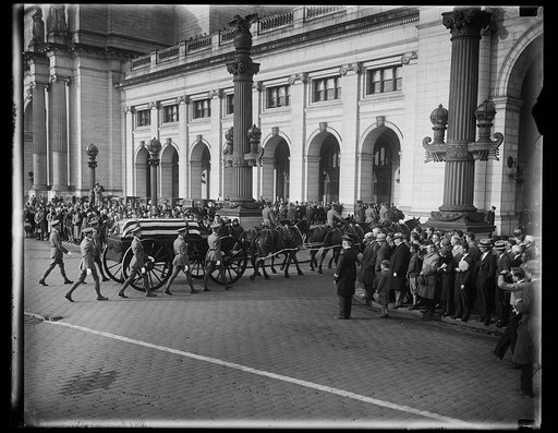 Secretary of War Cortege arrives at Union Station on way to Cedar Rapids, Iowa. The funeral cortege of the late Secretary of War James W. Good arriving at the Union Station, Washington, today, on it's way to Cedar Rapids, Iowa, where burial will take place