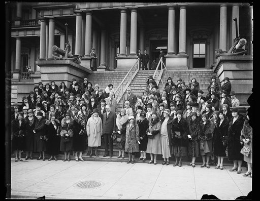 Hold annual meeting. The General Federation of Women's Clubs held their annual meeting today at their headquarters, 1734 N Street, N.W. They were photographed with President Hoover on the steps of the State, War, and Navy department. In the group, left to right: Mrs. J.F. Sipple, President of Baltim