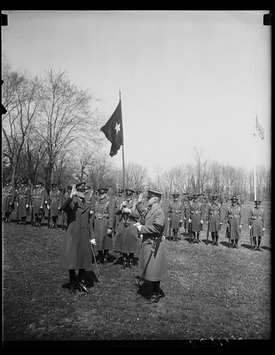 New Chief of the United States Cavalry sworn in. Major General Guy V. Henry, the new Chief of the United States Cavalry, left, being sworn in today on the grounds at Fort Meyer, VA., by Major S.V. Constant, Adjutant of Fort Meyer. Gen. Henry succeeds Gen. Herbert B.Crosby who will take up his duties