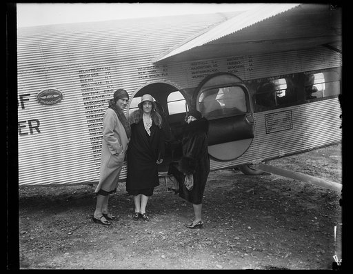 Womens City Club flyers at Wash. Airport