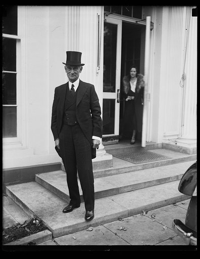 Visitor at White House, Washington, D.C.