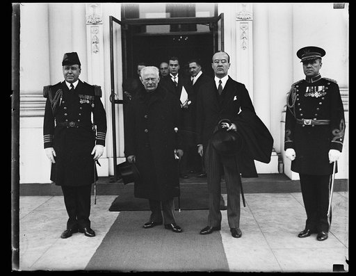 Visitors at White House, Washington, D.C.