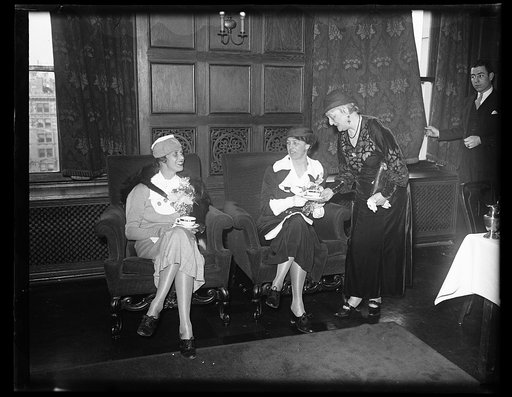 Eleanor Roosevelt, center
