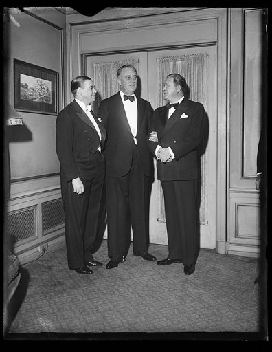Franklin D. Roosevelt, center