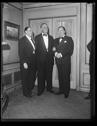 Franklin D. Roosevelt, center