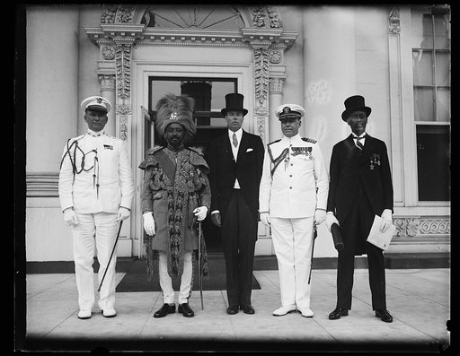 Visitors at White House, Washington, D.C.