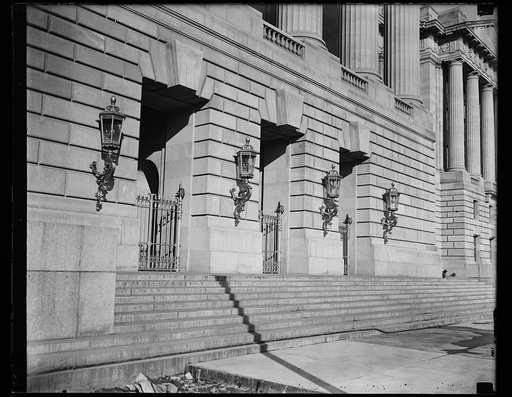 Entrance to ?, Washington, D.C.