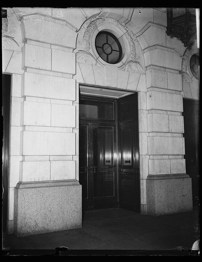 Entrance to ?, Washington, D.C.