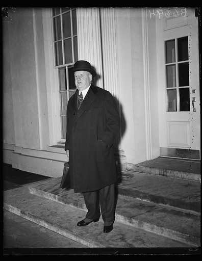 Man at entrance to White House, Washington, D.C.
