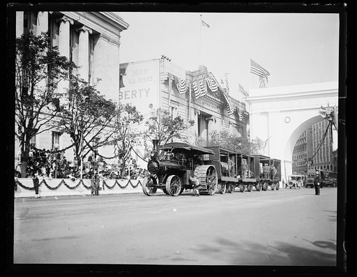 Parade at Triumphal Arch, Washington, D.C.