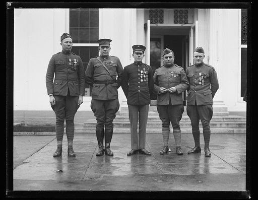 Military group at White House, Washington, D.C.