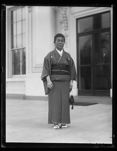 Woman in kimono? White House, Washington, D.C.