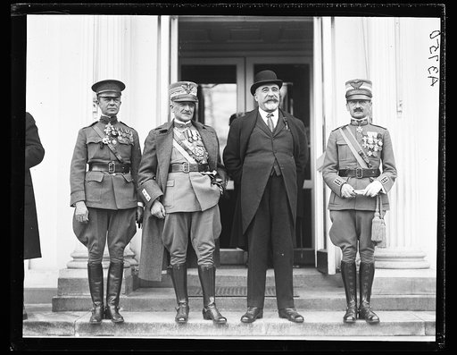 Military group at White House, Washington, D.C.