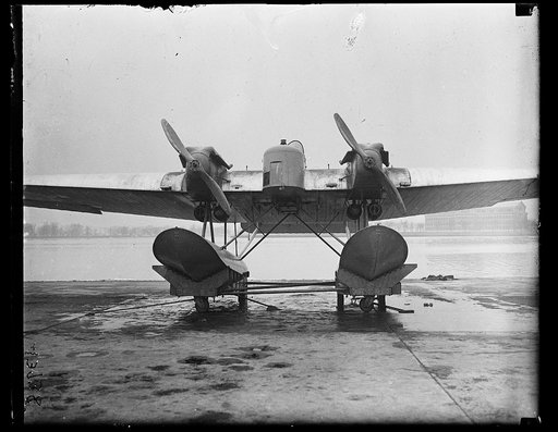 Aircraft; Potomac River in background