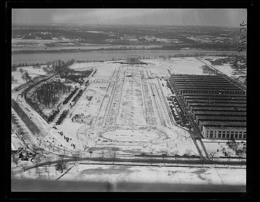 Aerial view of Lincoln Memorial with snow, Washington, D.C.