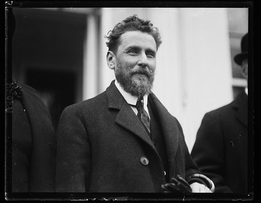 Visitor at White House, Washington, D.C.