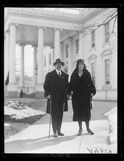 Visitors at White House, Washington, D.C.