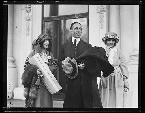 White House visitors: Dorothy Gish, D.W. Griffith, and Lillian Gish. Washington, D.C.
