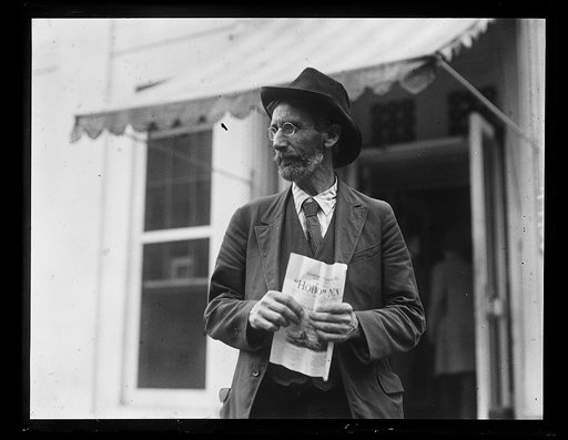 James Eads Howe, Pres. of the Hobo's Assoc., recently invited Pres. Harding to attend the assoc.'s convention to be held in Buffalo N.Y., July 2, 3, 4