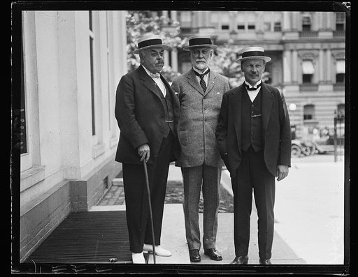 Arthur Brauscombe, author of "The Cradle of the Washington and the Home of the Franklins;" Andrew B. Humphrey, Secy. of Sulgrave Manor, N.Y., and Herbert W. Thompson, of London, calling at White House. Mr. Brauscombe's book will be filmed and the proceeds will assist in paying for Sulgrave manor, re