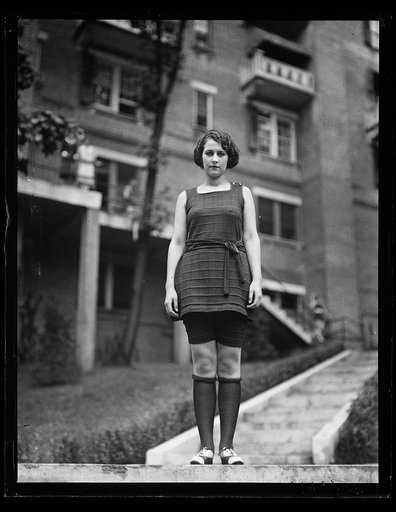 Miss Washington, Evelyn C. Lewis, in bathing suit, at Wardman Park Hotel Pool