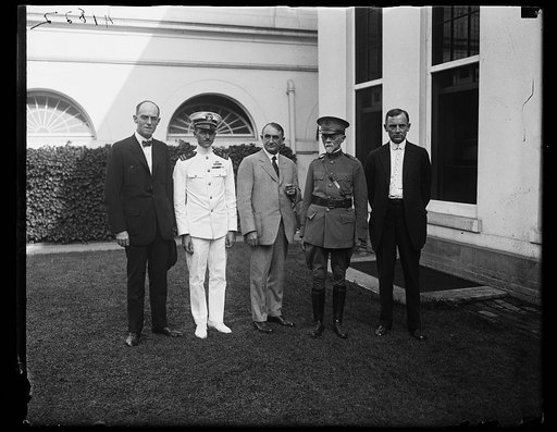 Left to right [...] Dr. Chas. Mayo, Dr. Sawyer, personal physician Presidential [...] Rochester [...] T. Harding [White House, Washington, D.C.