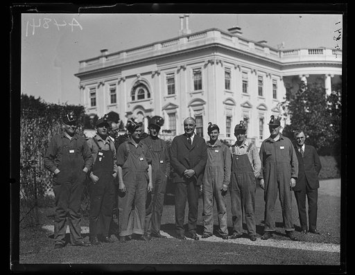 Warren Harding and group outside White House; Henry C. Wallace at right. Washington, D.C.