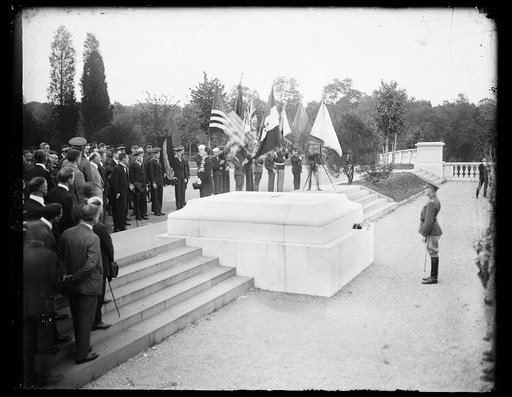 ...] from 7 European nations [...] Amer. Legion convention at New [...] at Washington to pay tribute to Tomb of the Unknown Soldier