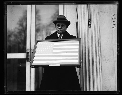 ...] presented a silk flag [...] others of New York's East Side [White House, Washington, D.C.