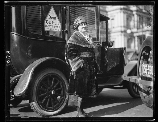 Mrs. Winifred Mason Huck leaving the White House