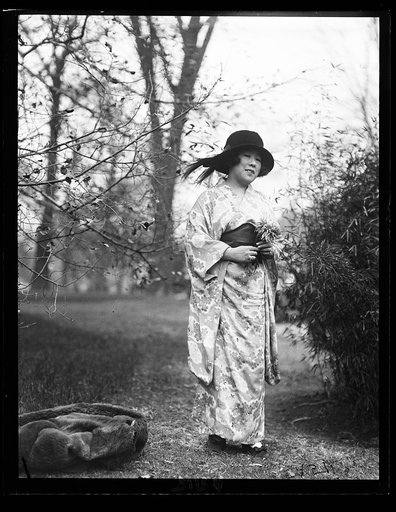 Japanese? woman in kimono] at White House
