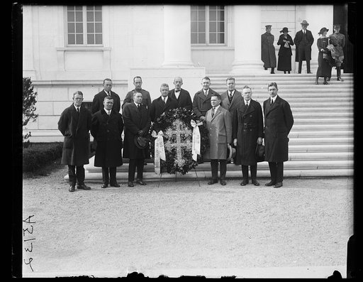 Grp. on steps of Amptheatre. Armistice Day
