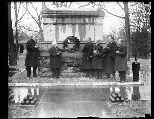 Group at Civil War Unknowns Memorial, Arlington National Cemetery, Arlington, Virginia