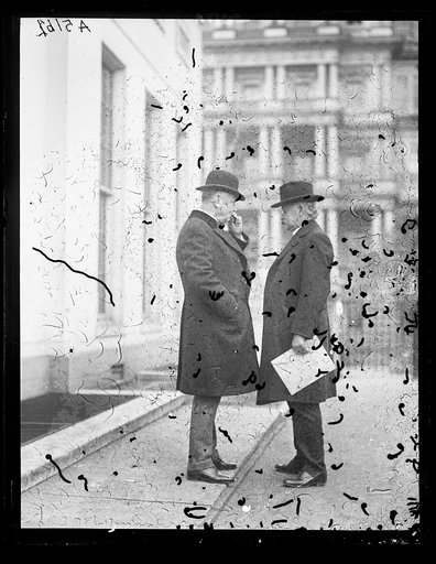 Secy. Fall and Atty. Gen. Daugherty at White House