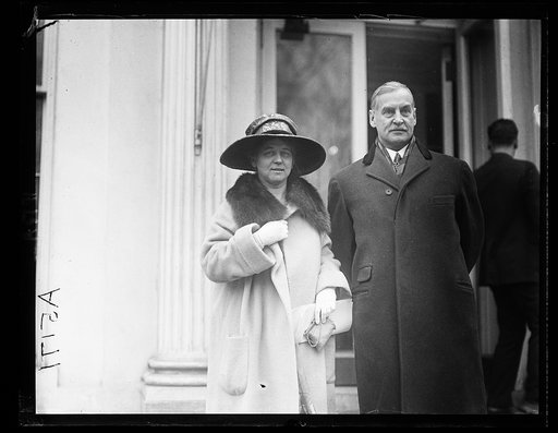 Sen. Pepper of Pa. introduced Mrs. Violet Oakley the celebrated Phila. painter to Pres. Harding [White House, Washington, D.C.