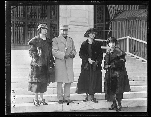 Gen. Dumo[...] and wife and daughters at New Years reception at Pan Amer. Bldg.