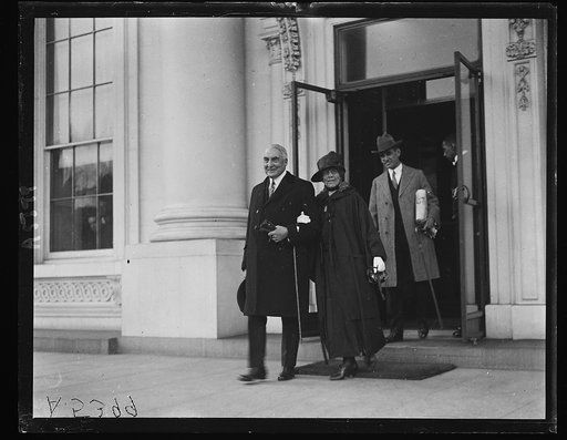 Warren and Florence Harding leaving White House, Washington, D.C.