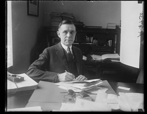...] Begg