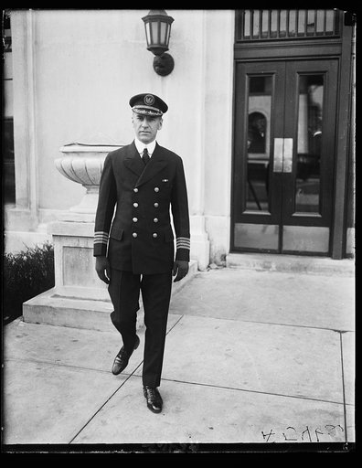 Capt. Herbert Hartley in the command of a giant liner "Leviathan" at Navy Dept.
