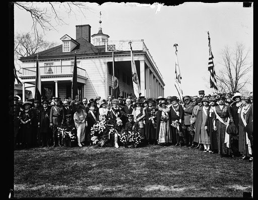 DAR group at Mt. Vernon