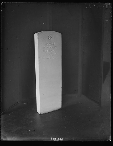 ...] stone for each [...] buried in France