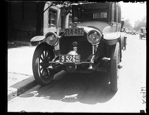 Automobile with Maryland and DC license plates
