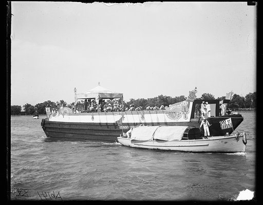 Boat: U.S. Navy Light ... 