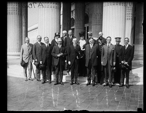 Pres. Coolidge with the Central Committee and dignitaries who attended the annual meeting of the Amer. Red Cross. Sept. 24
