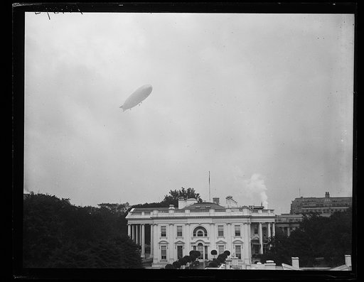 Navy ZR-1 airship flying over the White House, Washington, D.C., September 22, 1923