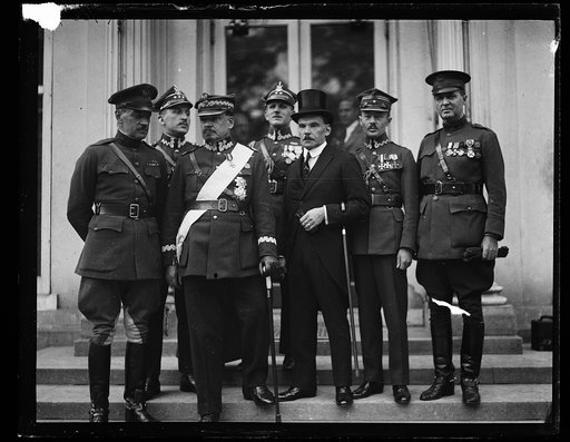 Visitors at White House, Washington, D.C.