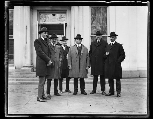 Robt. F. Wolfe and newspaper men at White House