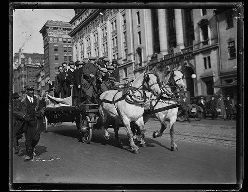Siegmund "Zishe" Breitbart, performer/strongman who pulled a wagon with 50 persons on board through the streets of Washington, D.C., with his teeth