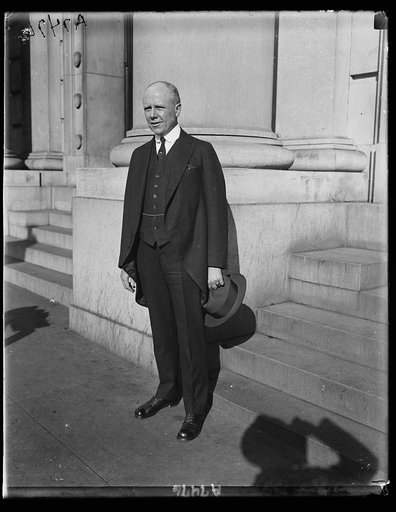 Gov. P.P. Baxter, of Maine, attending meeting of Rep. Nat'l Comm. in Wash.