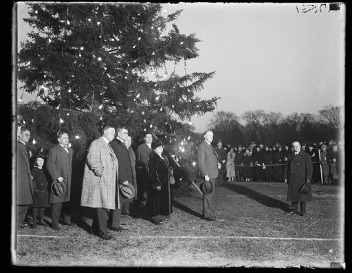 Calvin Coolidge and group at Christmas tree, Washington, D.C.